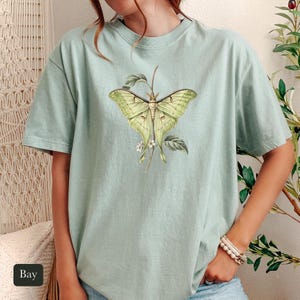 Luna Moth Shirt, Comfort Colors® Vintage Moth Tee, Dark Academia Insect Tshirt, Cottagecore Botanical Tee, Moth Lover Gift