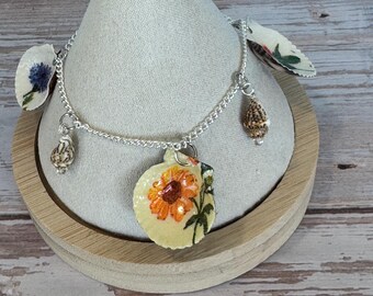 Decoupage seashell bracelet, silver chain, scallop shell.107