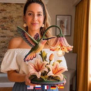 Mönster för virkad lampa med kolibri | Blommig bordslampa i PDF-format | Virkad lampa med lilja | Mönster för heminredning | Direkt nedladdning