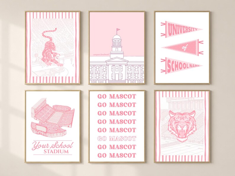 Puede incluir: Un conjunto de seis l&aacute;minas de pared enmarcadas en tonos rosa y blanco. Las impresiones presentan ilustraciones de una mascota tigre, un edificio universitario, banderines con texto, un estadio, el texto repetido GO MASCOT y un tigre.