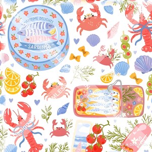 Könnte beinhalten: Ein nahtloses Muster mit Illustrationen von roten Hummern, rosa Krabben, blauen Sardinendosen mit dem Text Maritime Delights Sardines, Kirschtomaten am Zweig, Zitronenscheiben, Muscheln und Farfalle-Nudeln auf einem weißen Hintergrund.