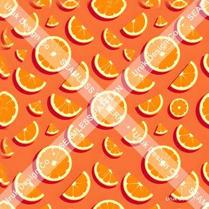 Op de afbeelding: Een naadloos patroon met sinaasappelschijfjes en partjes op een levendige oranje achtergrond. Het ontwerp bevat herhalende cirkelvormige doorsneden en driehoekige stukjes fruit, met een diagonaal watermerk met de tekst Uruk Design Co.