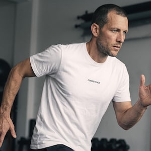 Embroidered Consistency Tee, Hybrid Athlete Gift, Made to Order (100% Cotton) afbeelding 1