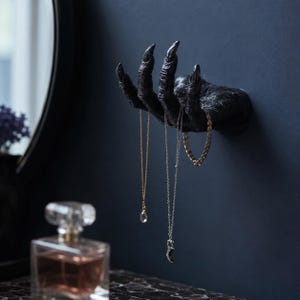 Soporte de resina negra con forma de mano de demonio, decoración gótica para escritorio de juegos, soporte de exhibición de fantasía.