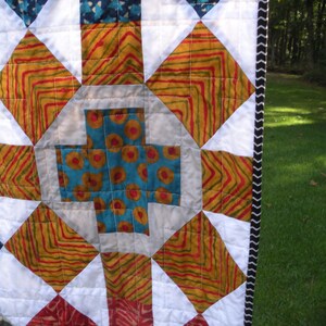Modern throw quilt or wall hanging made with Malka Dubrawsky's Simple Mark and Kona white and ash solids. image 5