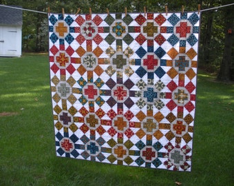 Modern throw quilt or wall hanging made with Malka Dubrawsky's Simple Mark and Kona white and ash solids.