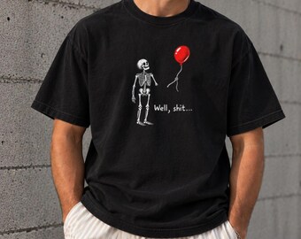 Lustiges, sarkastisches Halloween-T-Shirt mit Skelett, das einen roten Ballon hält