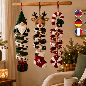 Mönsterpaket med virkad vindspinner | Gnome Ren Polkagrissprydnad | Amigurumi Julhängande Dekor | Engelska, franska, tyska