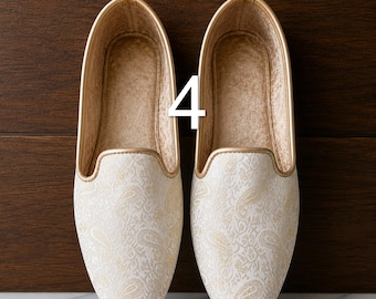Mocassini da sposo in broccato rosso, scarpe da cerimonia da uomo senza lacci, calzature Sherwani fatte a mano, ballerine da ricevimento, mocassini da festa etnica indiana, idea regalo.