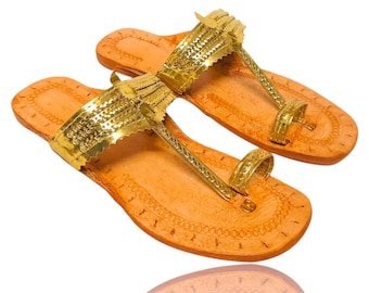Damskor i guldfärgat läder, Kolhapuri Chappal, handgjorda indiska platta sandaler, traditionella etniska skor, boho strandslip-on, bröllopspresent till festival.