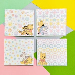 Bloc de notas de Winnie the Pooh bebé // 30 o 50 hojas // Papelería de Disney // Papel para escribir // Lindos suministros para amigos por correspondencia // Bloc de notas con arcoíris pastel