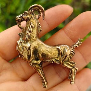 Vintage Bronze Ram Figurine, Antique Brass Goat Statue, Chinese Zodiac Sheep (42g)