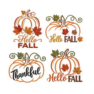 Könnte beinhalten: Vier Maschinenstickereimotive mit orangefarbenen Kürbissen, grünen Ranken und Herbstblättern. Drei Motive enthalten den Text Hello Fall in Orange und Braun, während ein Motiv das Wort Thankful in schwarzer Schreibschrift zeigt.
