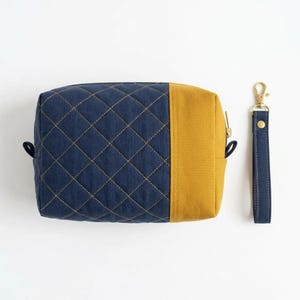 Wristlet Clutch Sewing Pattern PDF, 3 Size Zipper Pouch Wallet Pattern, Quilted Bag Sewing Tutorial for Beginners image 4