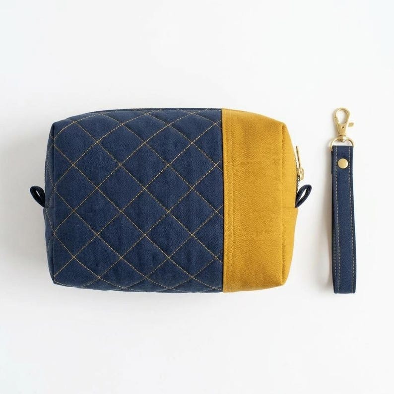 Wristlet Clutch Sewing Pattern PDF, 3 Size Zipper Pouch Wallet Pattern, Quilted Bag Sewing Tutorial for Beginners image 4