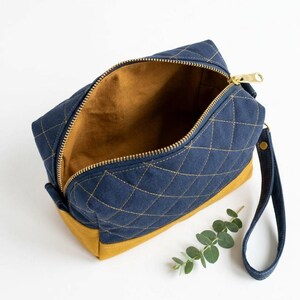 Wristlet Clutch Sewing Pattern PDF, 3 Size Zipper Pouch Wallet Pattern, Quilted Bag Sewing Tutorial for Beginners image 3