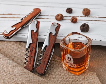 Cavatappi in legno personalizzato con nome inciso, regalo per la proposta di matrimonio, apribottiglie per il bar della festa di nozze.