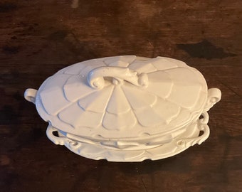 English Creamware Covered Sauce Dish