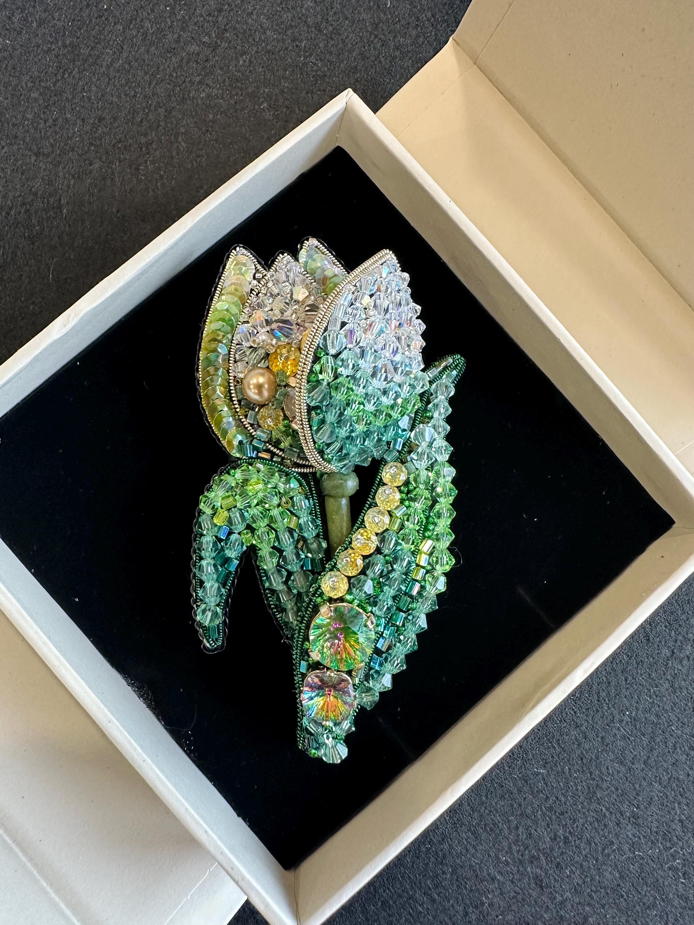 Handmade Beaded Tulip Brooch | Swarovski Crystal & Pearl Flower
