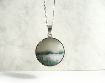 Handbemalter Kettenanhänger mit Silberkette, Landschaftsbild Anhänger, Handmade