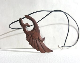 Flügel Anhänger aus Holz, Lederkette im Ethnostil, Holzanhänger, Lederbandkette, Holzschmuck für Damen