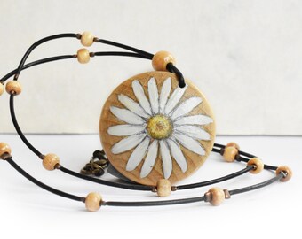 Margerite Anhänger, Handbemalte Kette mit Holzperlen, Blume Bild Holzanhänger, Holzschmuck