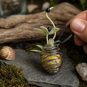 Collar con colgante de concha de caracol brotando / Colgante de playa auténtica / Joyería inspirada en la naturaleza y la playa / Estilo cottagecore boho / Regalo único hecho a mano