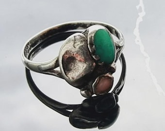 Navajo Vintage Handmade 925 Sterling Silver Green Turquoise and Coral Ring Size 3