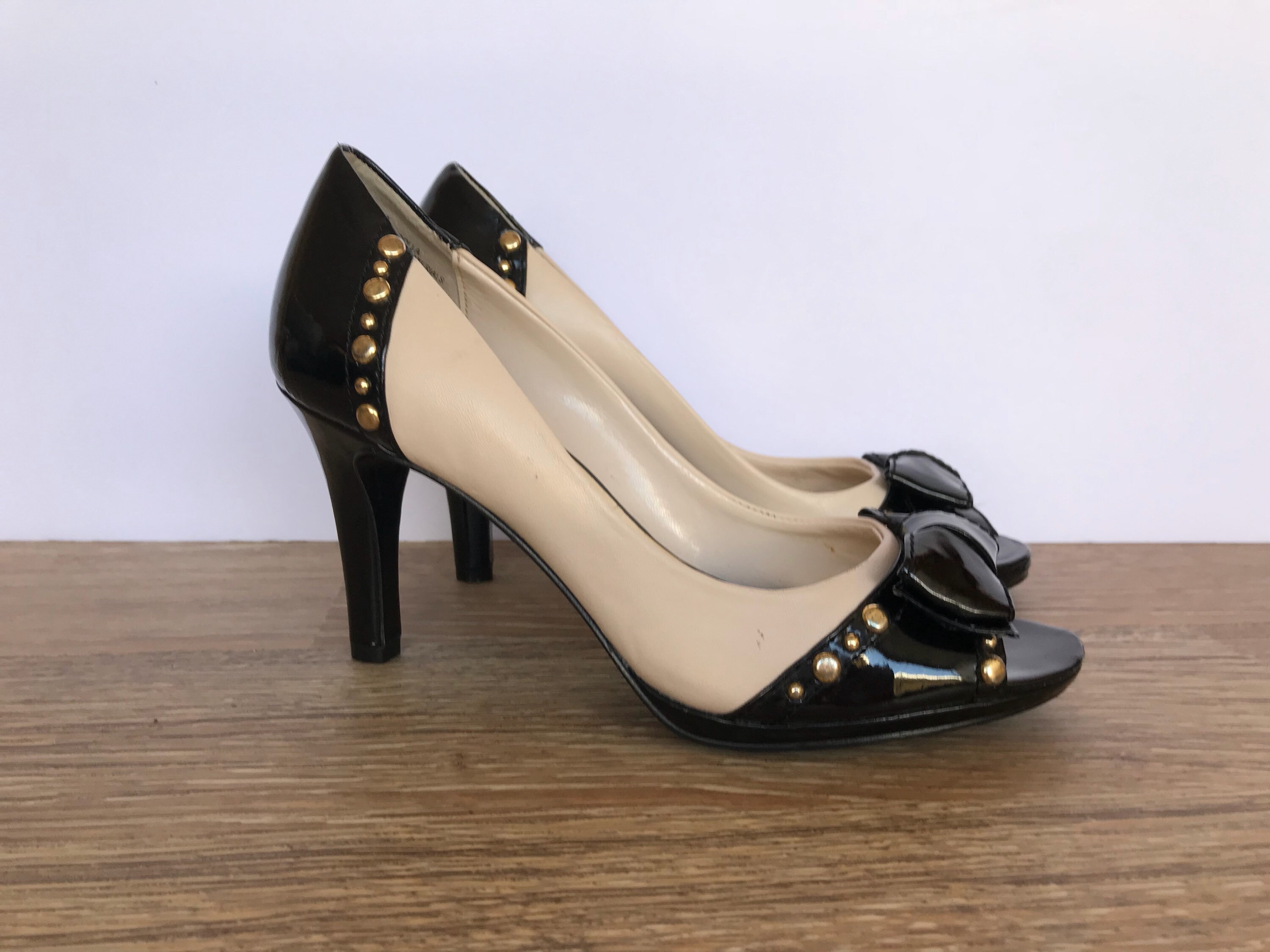 anne klein platform pumps