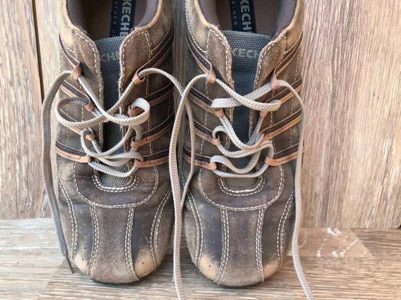 skechers taupe