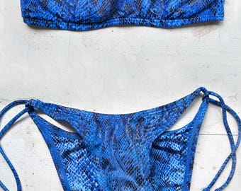 Vintage 80s 90s Bikini Swimsuit High Cut Bandeau Blue Snake skin Y2K shiny