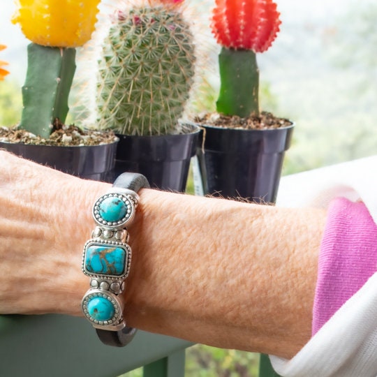 Kingman Turquoise Leather Bracelet|Turquoise Jewelry|Festival jewelry|Regaliz leather|Gift|Turquoise Bracelet|Boho Jewelry|Genuine Turquoise