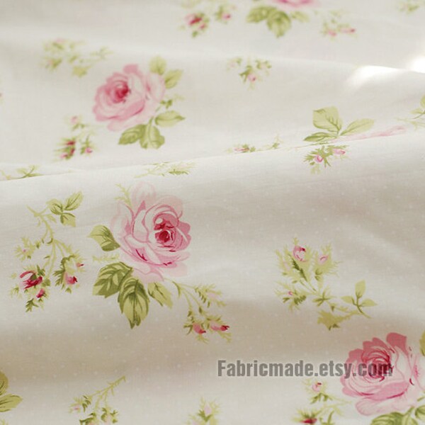 Grand tissu en coton rose à pois roses sur fond blanc cassé Tissu shabby chic en coton à grandes fleurs - 1/2 yard