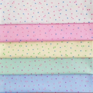 Rosa Kirsche Bunte Tupfen Auf Off Weiß Rosa Gelb Blau Grau Baumwollstoff - 1/2 Yard