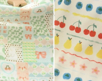 Tela de pana con dibujos de cerezas y conejos para abrigo y vestido de niña (1/2 yarda)