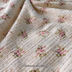 Tessuto di cotone per neonati a doppia garza, motivo floreale su garza color crema, per cameretta dei bambini - 1/2 iarda
