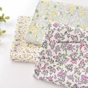 Katoenen stof meisjesstof, bloemen en beer in groen paars roze - 1/2 yard