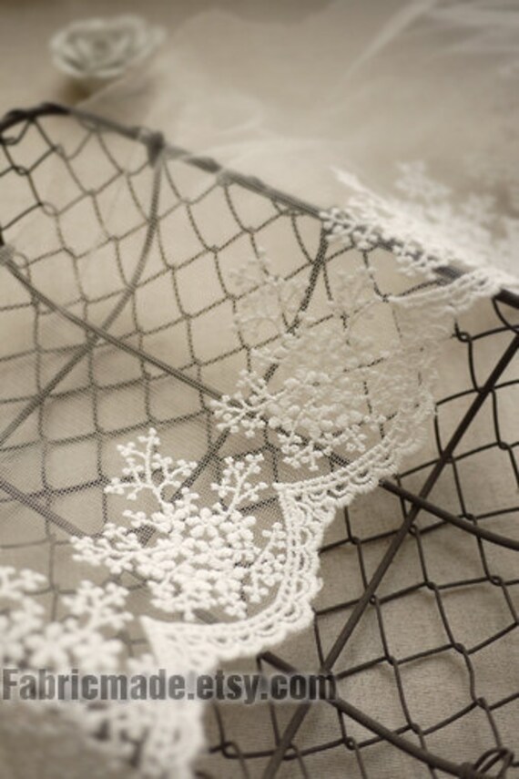 White Lace Trim, Floral Pattern 0.87" Wide Lace