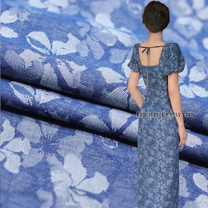 Tela de algodón jacquard elástica con estampado floral vaquero azul, prelavada y suave - 1/2 yarda