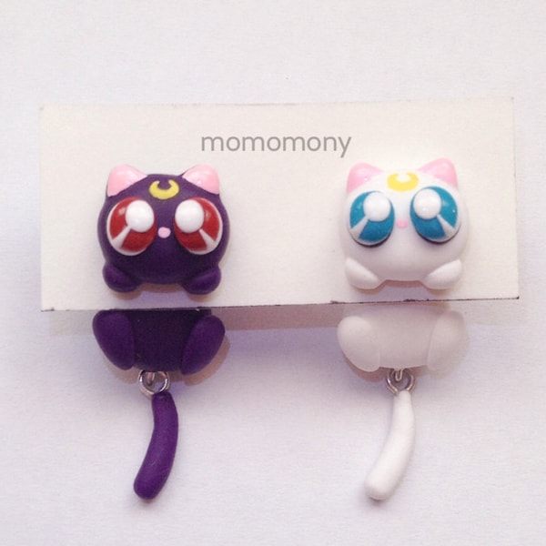 Cute Luna and Artemis Cat Clinging Earrings