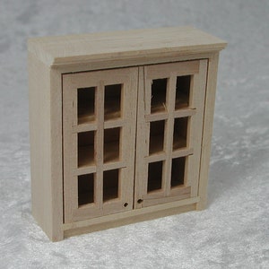 Hängeschrank  für die Puppenstube