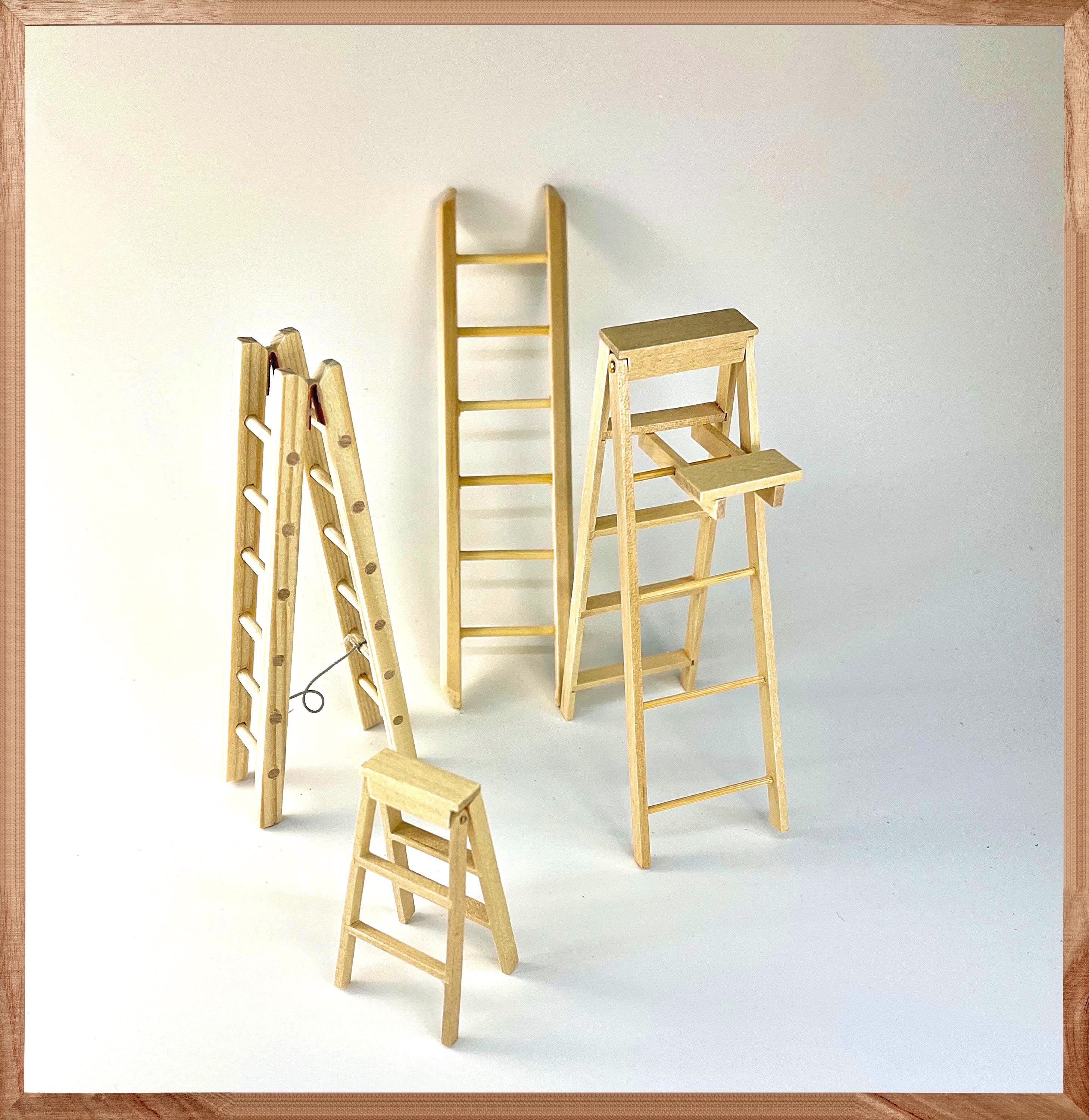 Petite échelle, échelle à marches, échelle en bois, échelle de peintre, escabeau