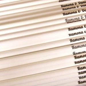 100 Bleistifte mit Namen graviert zur Hochzeit image 2