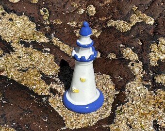Seaside Cake Topper: Miniature Lighthouse - Nautical Plastic