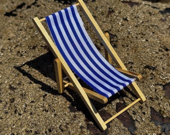 Mini Beach Deckchair Cake Topper, Wooden Folding Chair (Blue White Stripes)