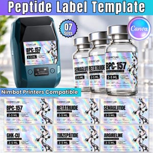Könnte beinhalten: Ein digitaler Etikettendrucker und drei klare Glasfläschchen mit holografischen Etiketten mit dem Text Cosmic Lab, BPC-157, Retatruide, Semaglutide, GHK-CU, Tirzepatide und Argireline. Das Set enthält sechs rechteckige Etikettenvorlagen.