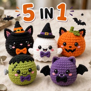 Op de afbeelding: Vijf gehaakte Halloween-figuren, waaronder een zwarte kat met een oranje hoed, een wit spookje met een paarse hoed, een oranje pompoen, een groen monster met bouten en een paarse vleermuis. De tekst 5 IN 1 staat boven de figuren.