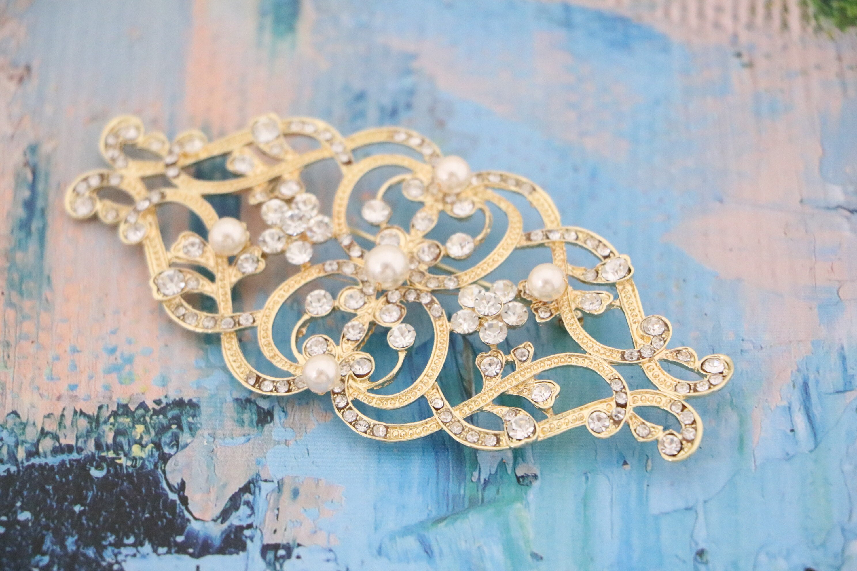 Dress Gold Brooch Wedding Jewel Taffeta Wedding Dress With Brooch David's Bridal Dress Gold Brooch Wedding Jewel Taffeta Wedding Dress With Brooch David's Bridal