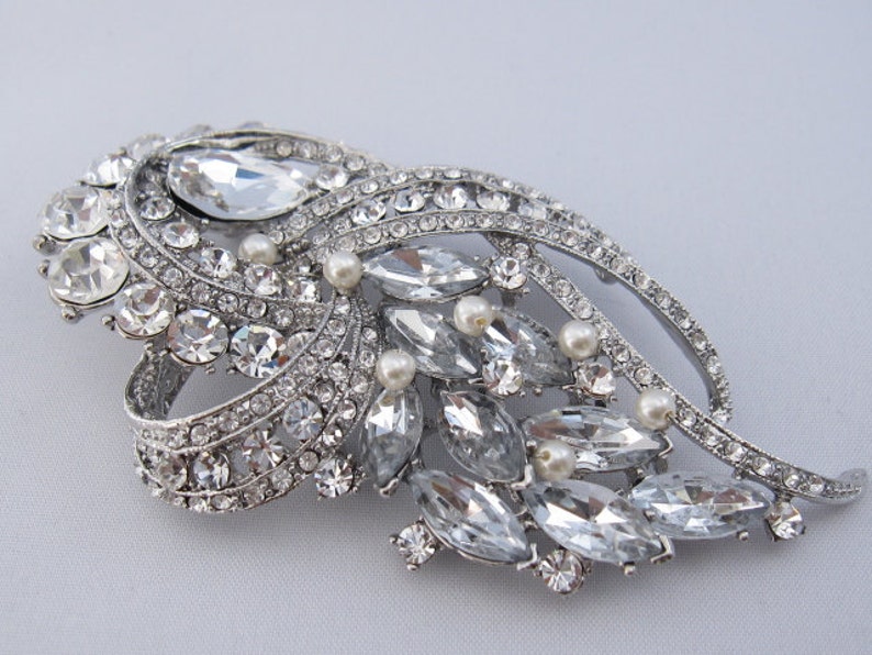 Silver Wedding brooch pin Crystal and pearl brooch pin Rhinestone brooch pin Crystal broch pin Wedding dress brooch pin Bridal dress brooch Ivory pearl