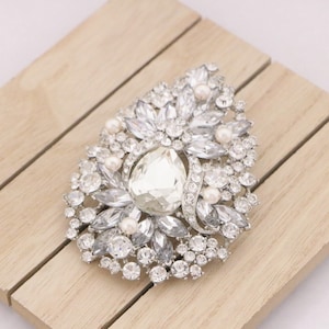 cake brooch wedding hair brooch rhinestone brooch pin wedding belt brooch wedding brooch silver Bridal dress belts brooch Bridal sash brooch